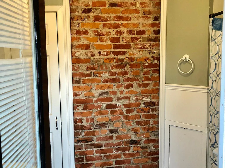 131 Rosedale St #UPPER MONROE — Photo 8