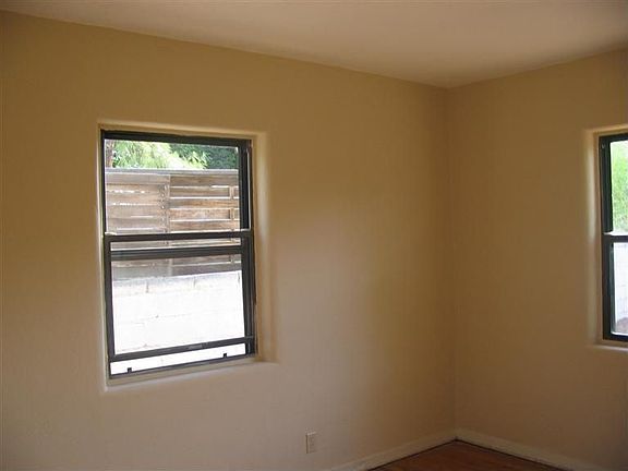 2nd image of 422 Morningside Dr NE