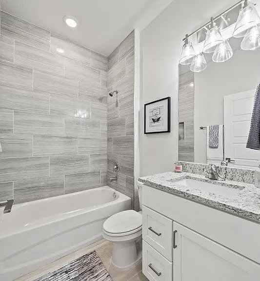 407 Cellini Ave NE — Photo 20
