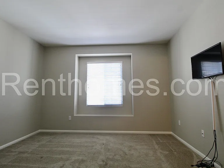 314 Borden Rd — Photo 11