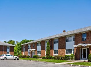 10 Theroux Ct APT 11D, Chicopee, MA 01020
