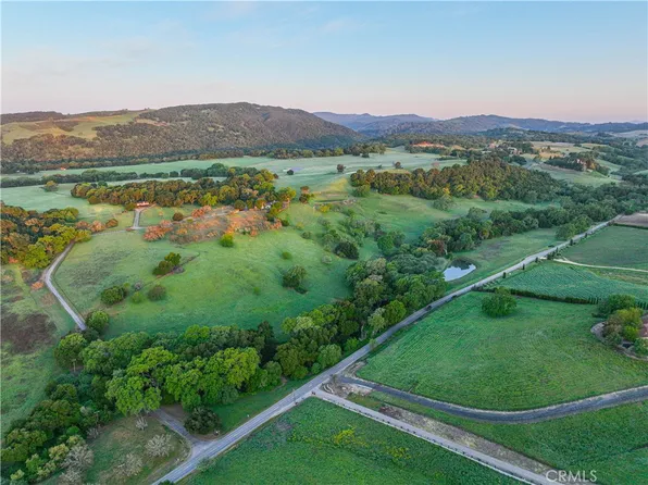 5161 Vineyard Dr, Adelaide, CA 93446