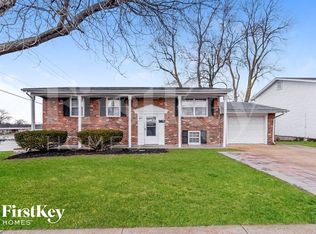 1615 Derhake Rd, Florissant, MO 63033