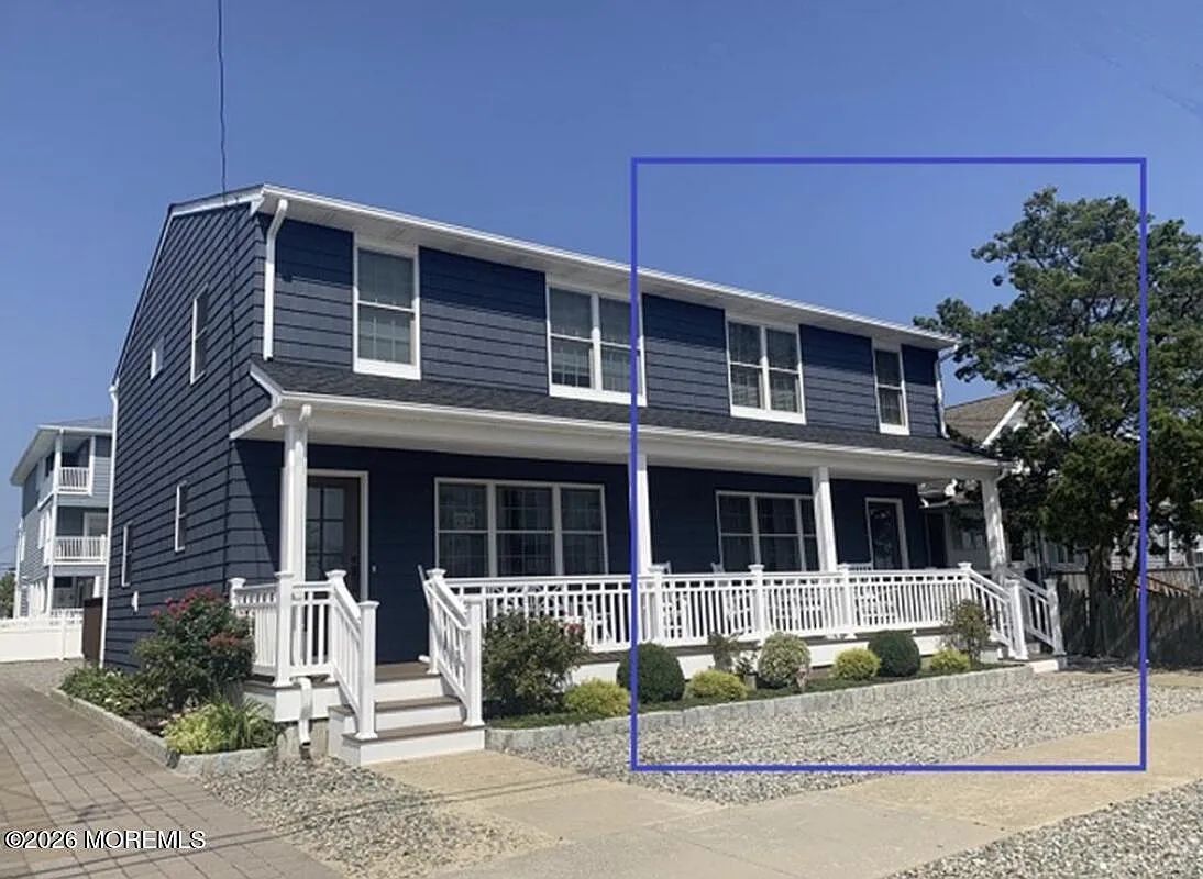 3 bed, 1.5 bath, $3,400 — Photo 1