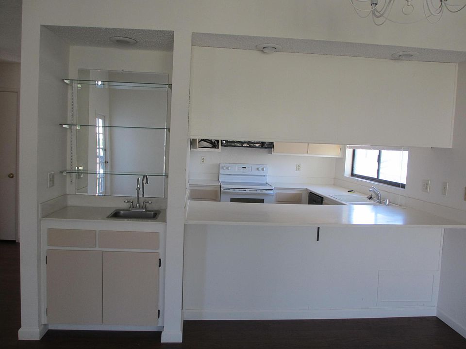2nd image of 4024 Crystal Dawn Ln Unit 206
