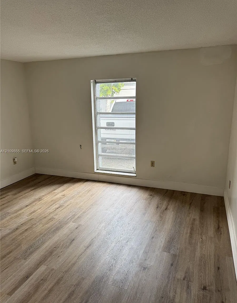 Bellavista Gardens Condo — Photo 1