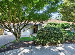 913 Sunny Hill Dr, Lake Oswego, OR