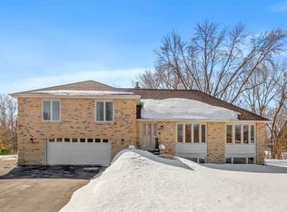 16931 Creek Ridge Pl, Minnetonka, MN 55345