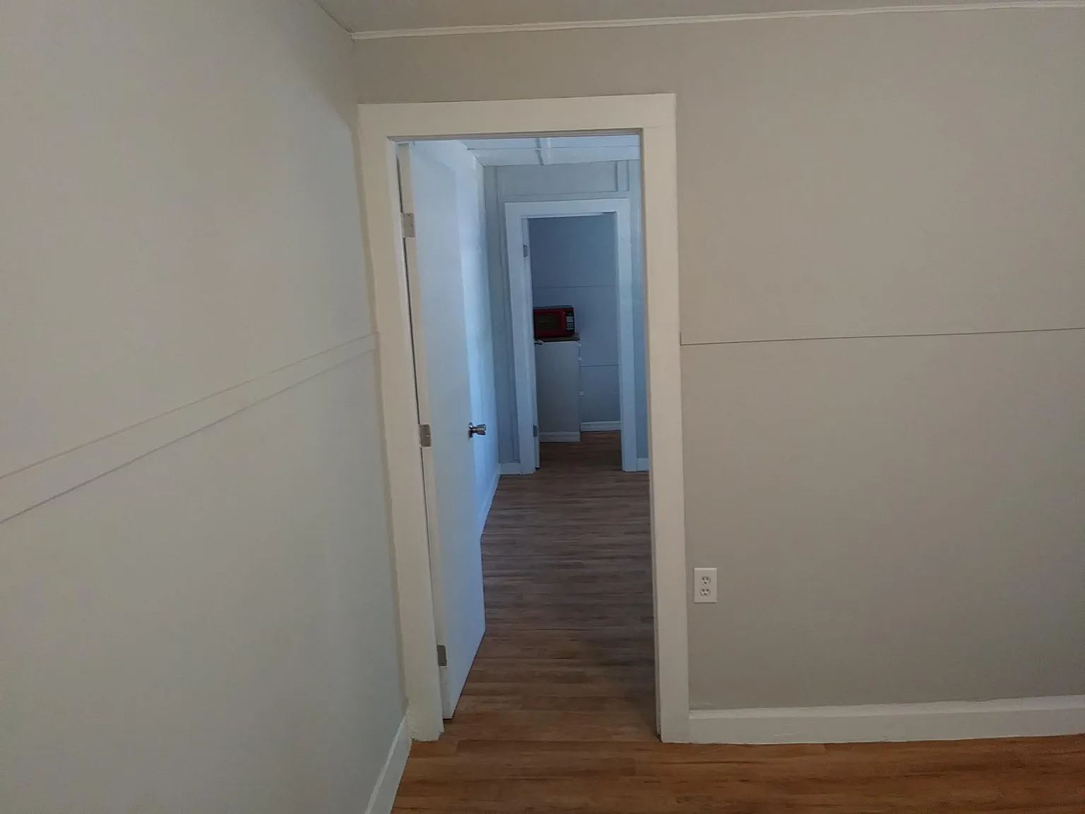 1004 Avenue E — Photo 3