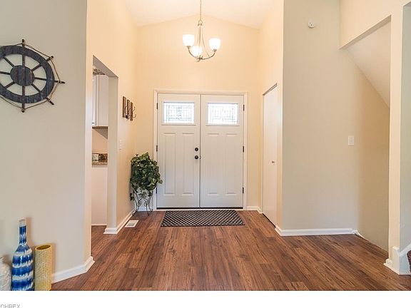2nd image of 24088 Fairlawn Dr