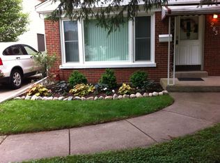 283 N Clinton Ave, Elmhurst, IL 60126