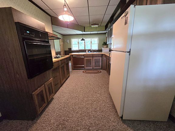 5th image of 1465 Holton Rd