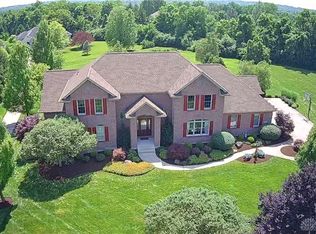 1962 Fountain View Dr, Dayton, OH 45414