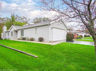 410 Deerpath Dr W, Schererville, IN 46375