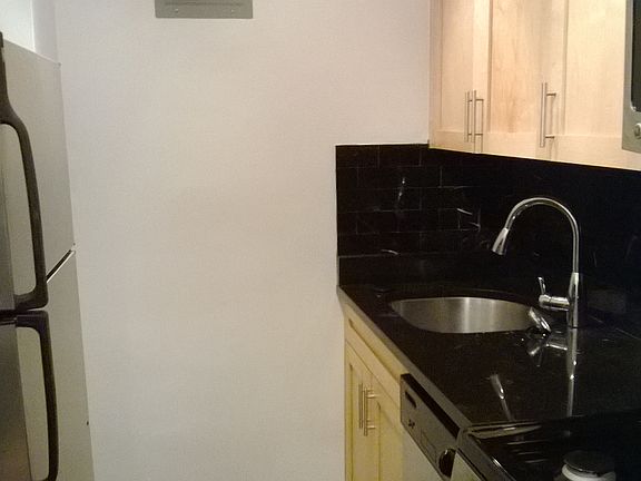 2nd image of 245 E 19th St #4M/$