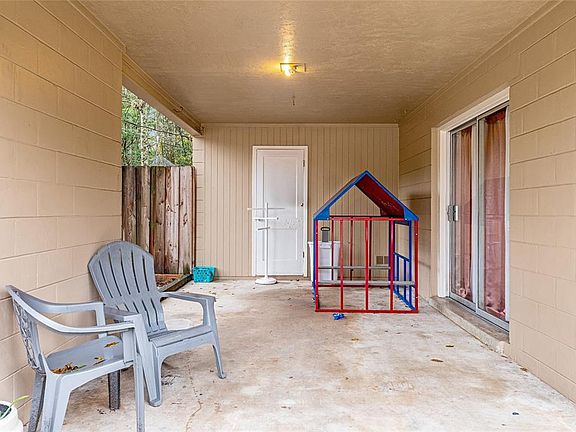 2nd image of 305 NW 34th St