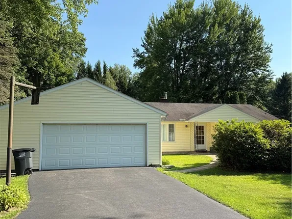 7434 Chapel Rd, Madison, OH 44057