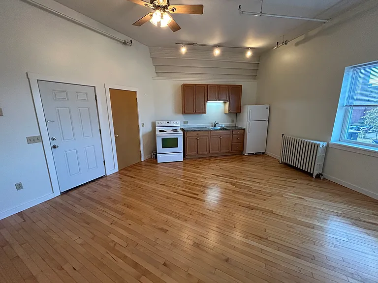 156 Main St #204 — Photo 2