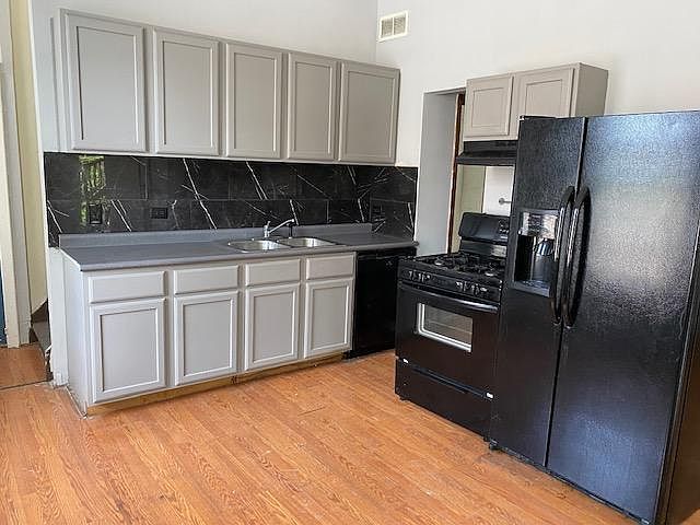 1st image of 1946 W Belmont Ave Unit 1