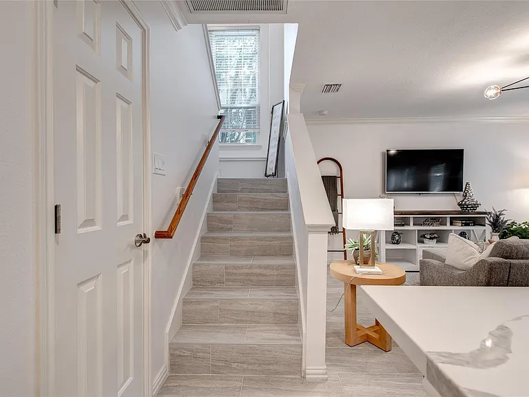 35 N Walden Elms Cir — Photo 9