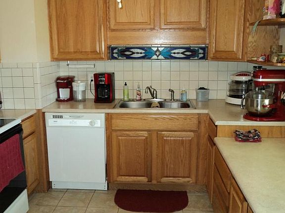 Kitchen lots of counter space