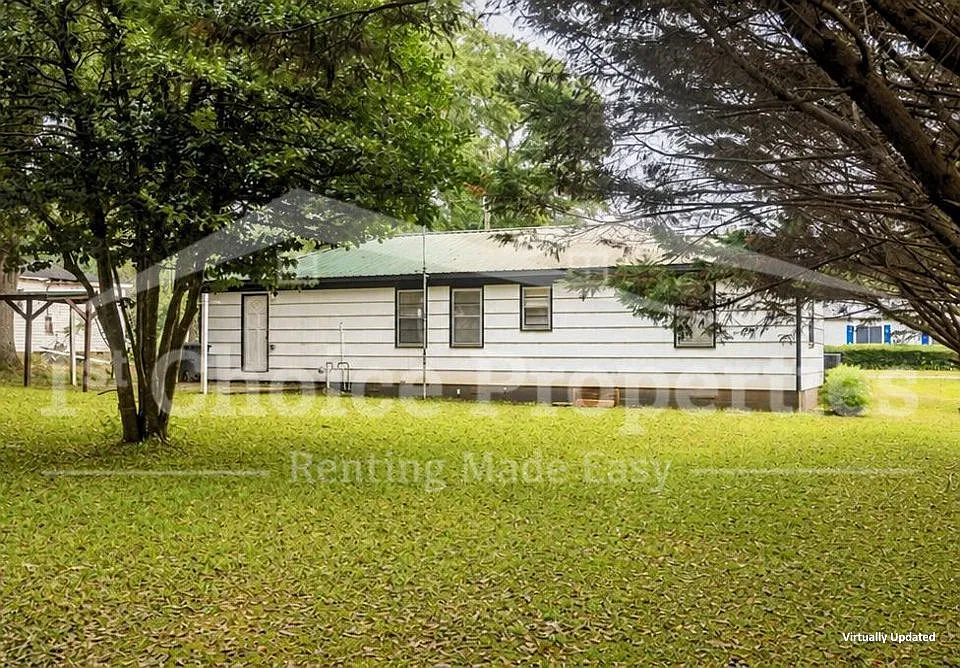 818 Eastwood Avenue, Talladega, AL - 1 — Photo 2