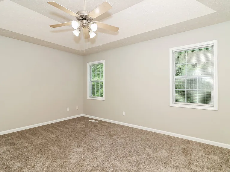 375 Fairview Dr — Photo 10