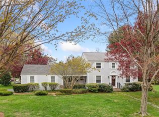 5 Ferncliff Rd, Barrington, RI 02806