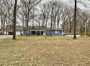 592 County Road 1865 E, Fairfield, IL 62837