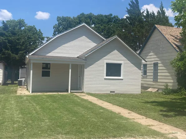 203 E 11th St, Ellis, KS 67637