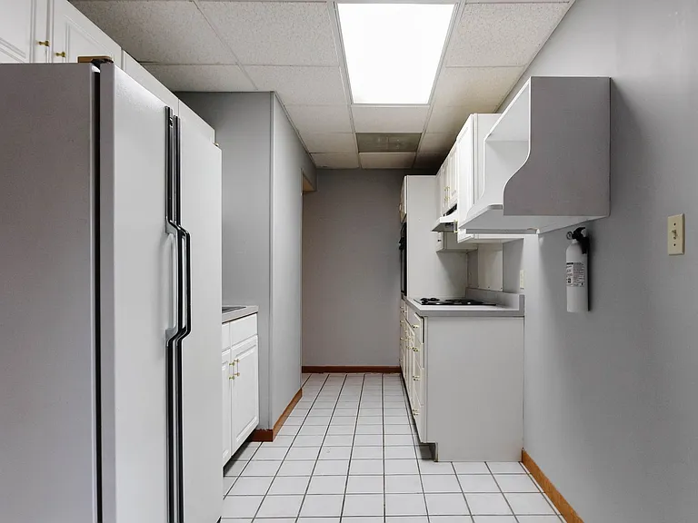 Spacious Northside Apartments — Photo 13