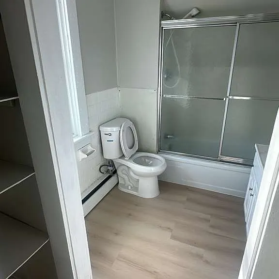 8 Epworth Ave #2 — Photo 5