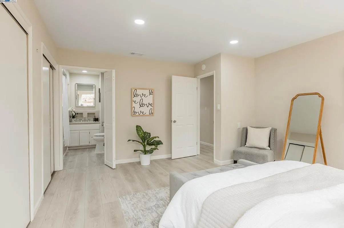 4 bed, 1400 sqft, $1,600 — Photo 1