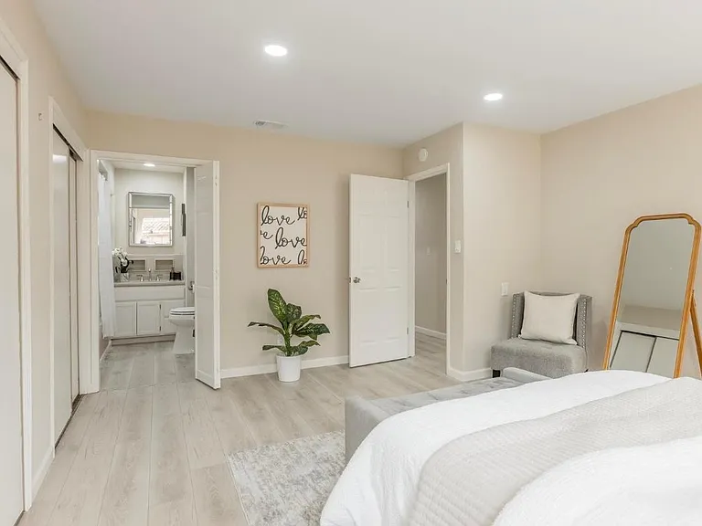 35267 Farnham Dr — Photo 8
