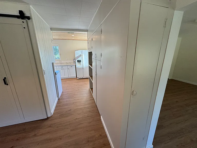 924 E Chelan Ave — Photo 5