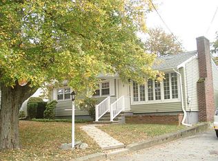 9 Overhill Rd, Warren, RI 02885