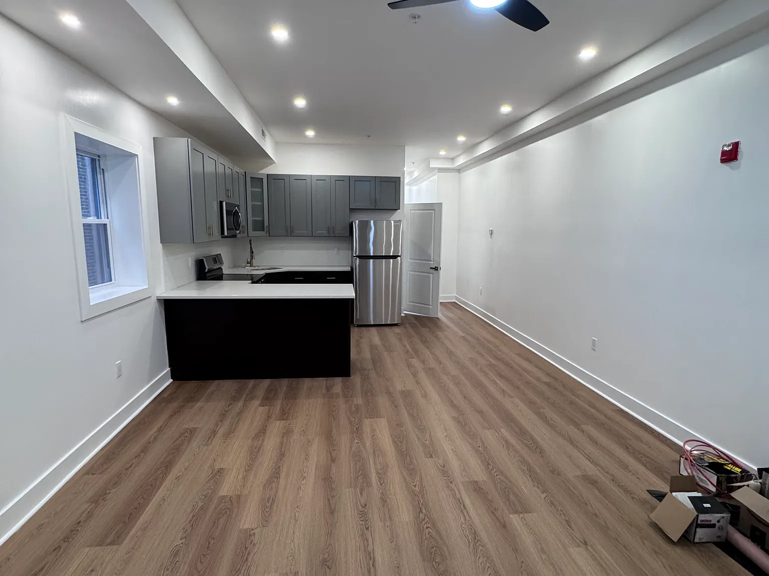 3 bed, $3,000 — Photo 1