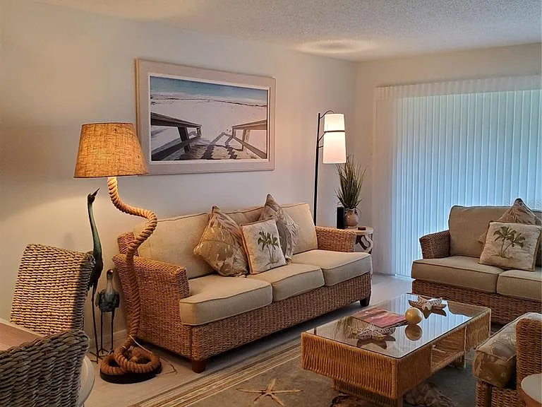 6892 W Country Club Ln — Photo 8
