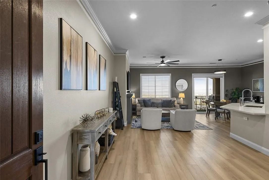 4 bed, 4.0 bath, 2620 sqft, $6,000 — Photo 2