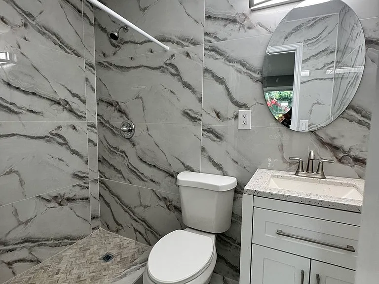 1508 Vancouver Dr — Photo 7