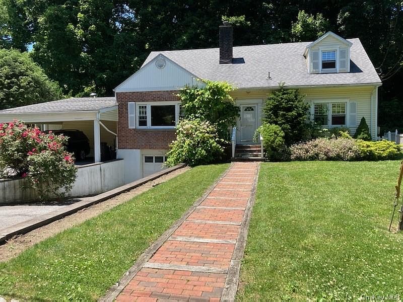 1st image of 32 Dogwood Dr