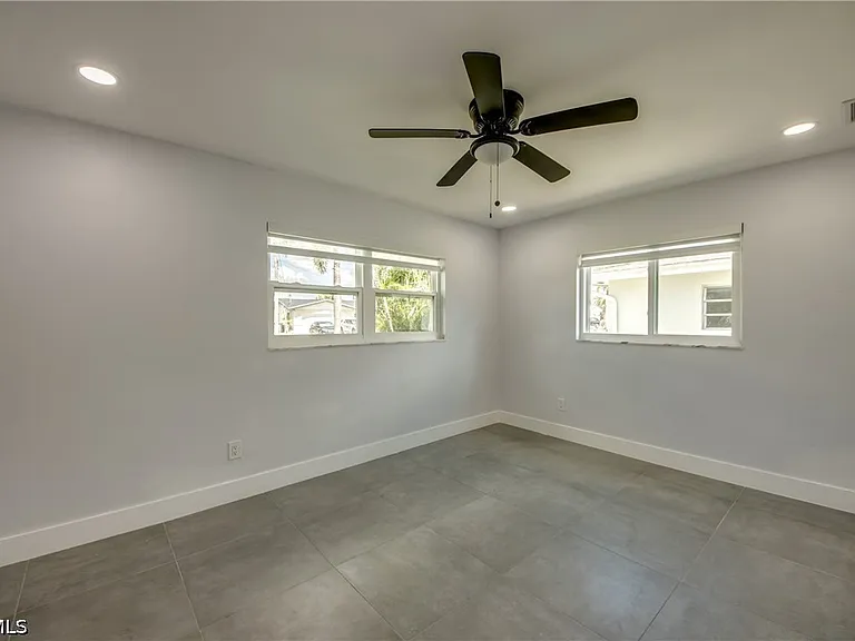 4312 S Pacific Cir — Photo 14