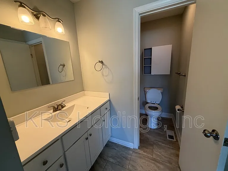 896 Jamestown Landing Rd — Photo 15