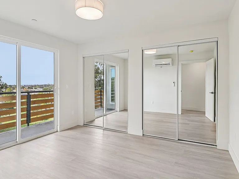 40rty on Colony — Photo 19