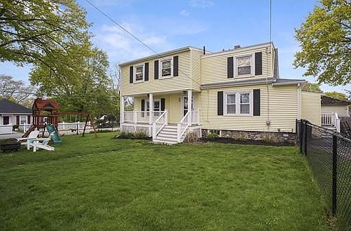 3rd image of 127 Hibiscus Ave