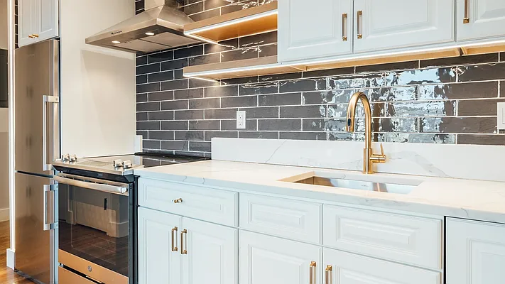 Rented by Nooklyn NYC LLC | media 84