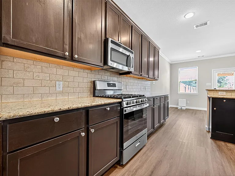 6438 Haywards Crossing South Cir — Photo 18