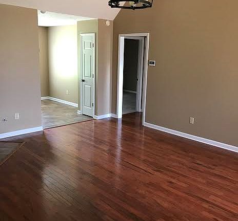 4th image of 104 Farmdale Cv