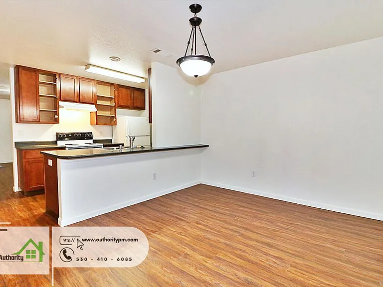 1729 Laurel Ave #B — Photo 11