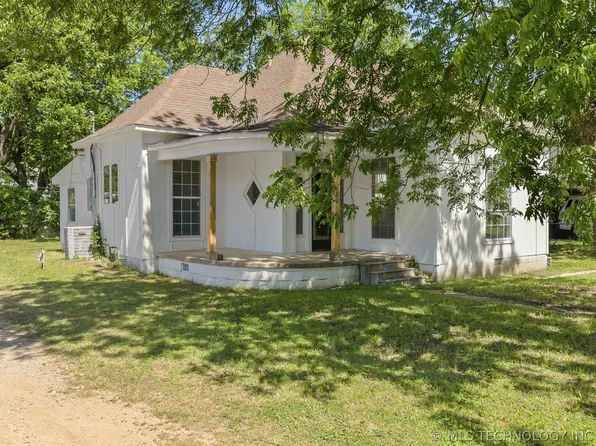 302 S 10th Ave, Madill, OK 73446